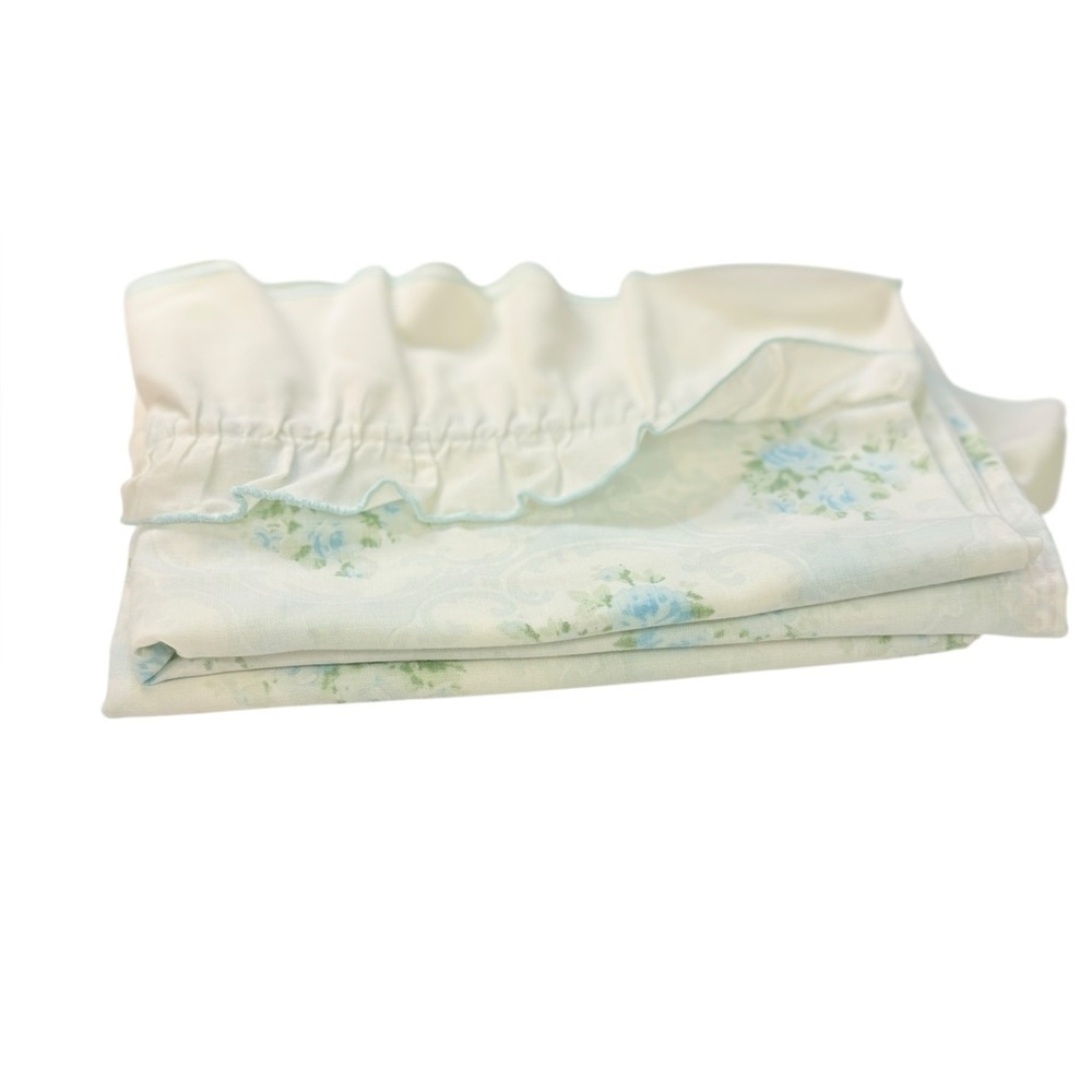 Vintage 70’s J.P Stevens & Co. Floral Pillowcases w/ Ruffles
